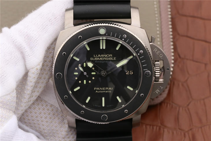 Panerai Luminor Submersible PAM389 - 1:1 Superclone | HQ Premium Build