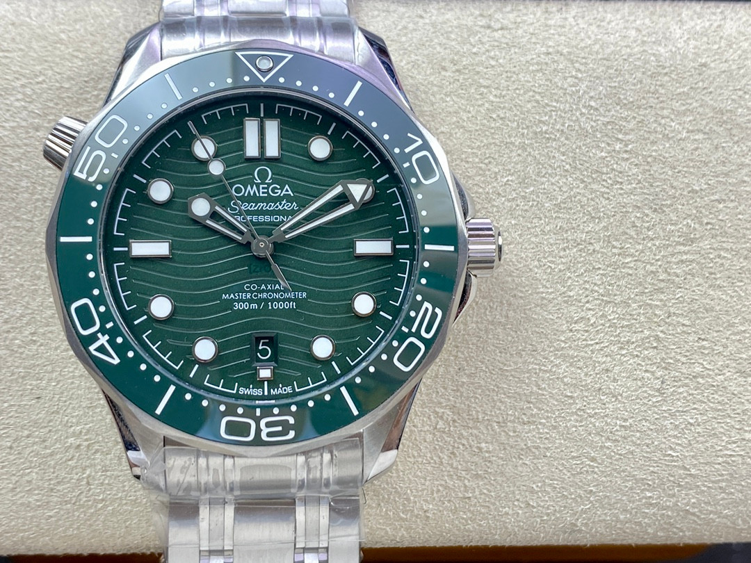 OMEGA Seamaster Diver 300M 42mm Green Dial V2 | HQ Master Replica