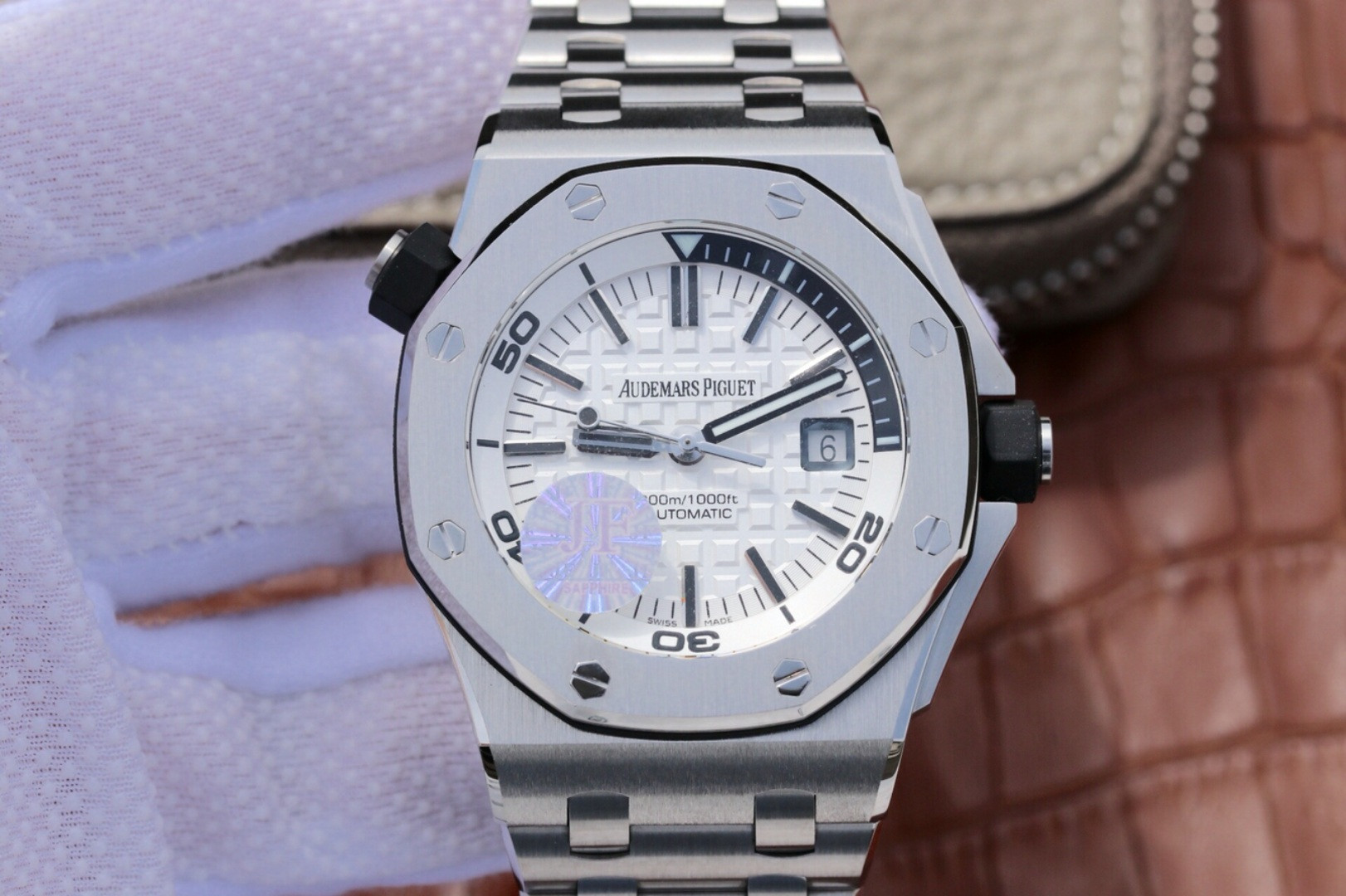 Audemars Piguet Royal Oak Offshore Diver 15703 1:1 V2 - HQ Edition
