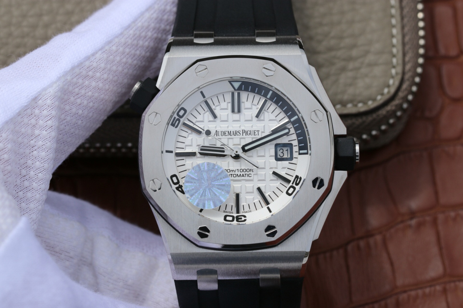 Audemars Piguet Royal Oak Offshore Diver 15703 1:1 V3 - HQ Edition