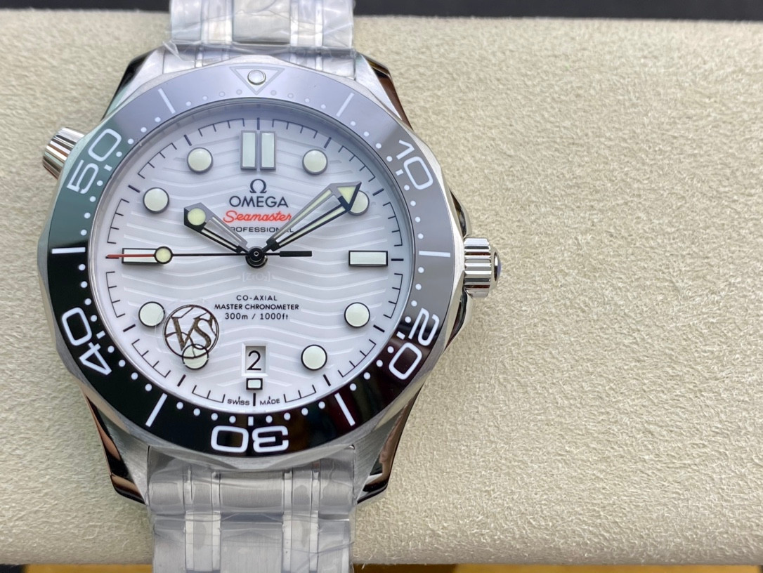 Omega Seamaster Diver 300M White Dial — 904L Superclone