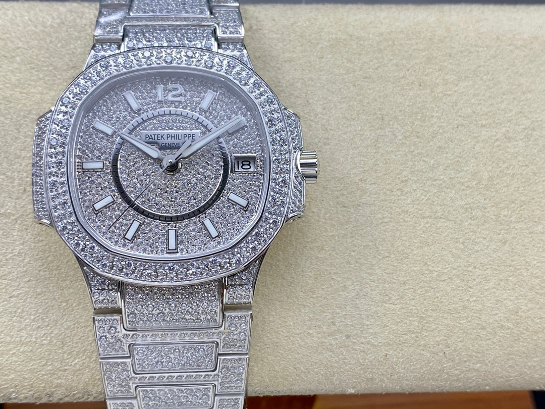 Patek Philippe Nautilus 5711/1A Blue — 904L Sapphire Replica C